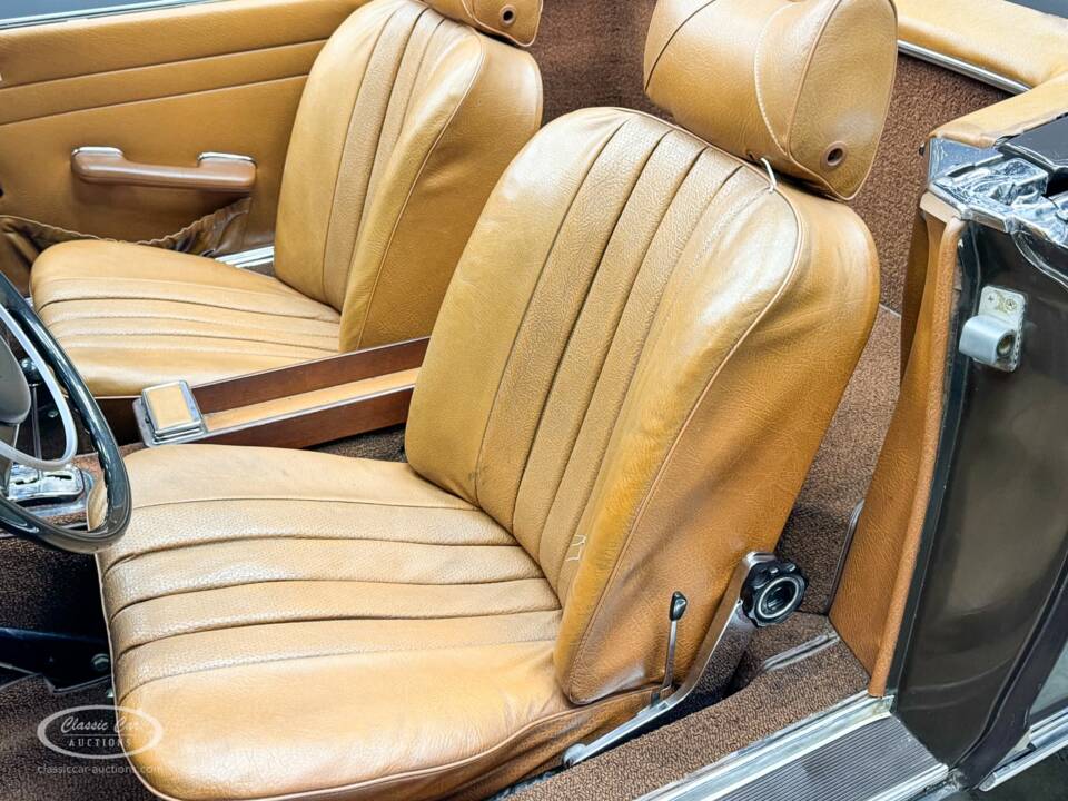 Image 22/38 of Mercedes-Benz 280 SL (1968)