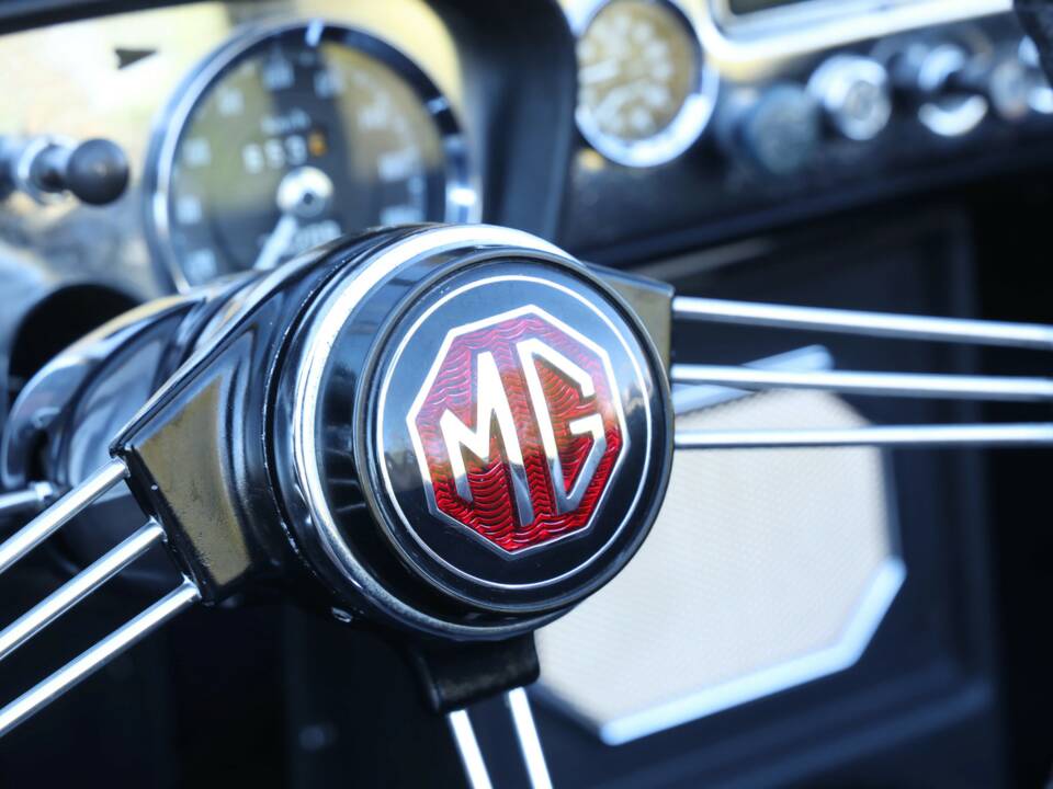 Image 44/50 de MG MGB (1966)
