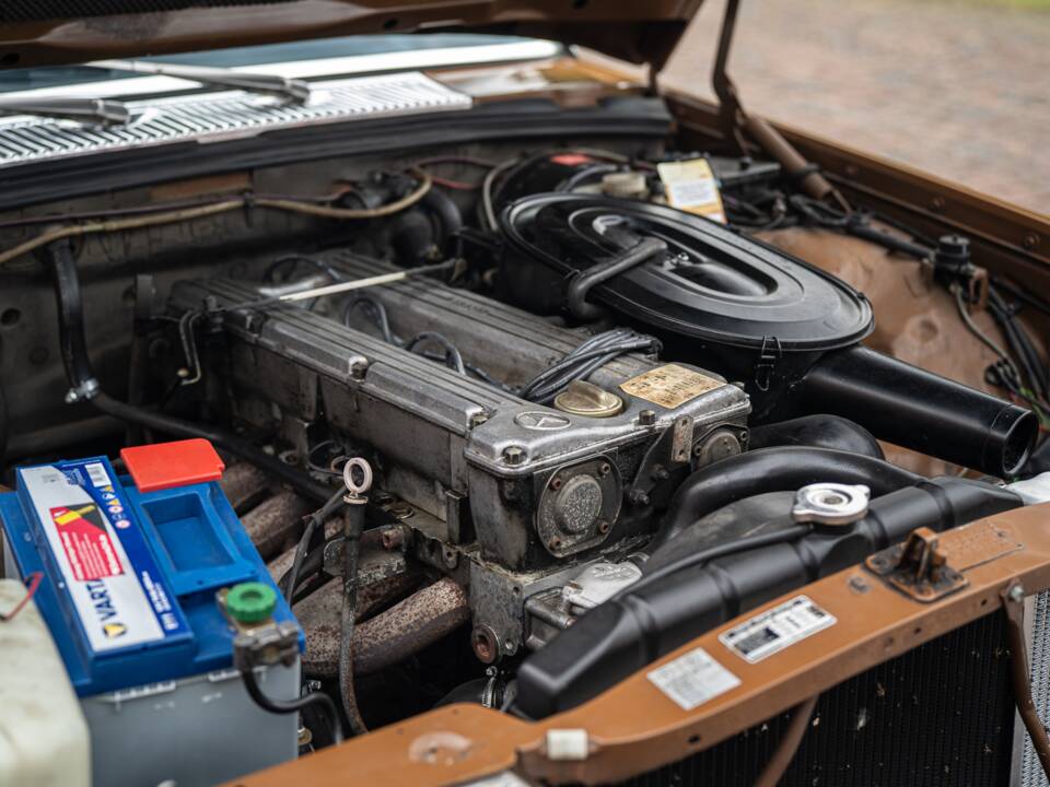 Image 9/81 of Mercedes-Benz 280 SE (1979)