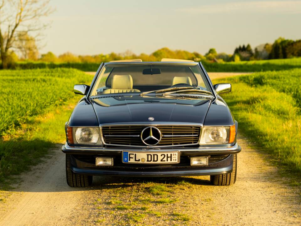 Immagine 3/42 di Mercedes-Benz 300 SL (1986)