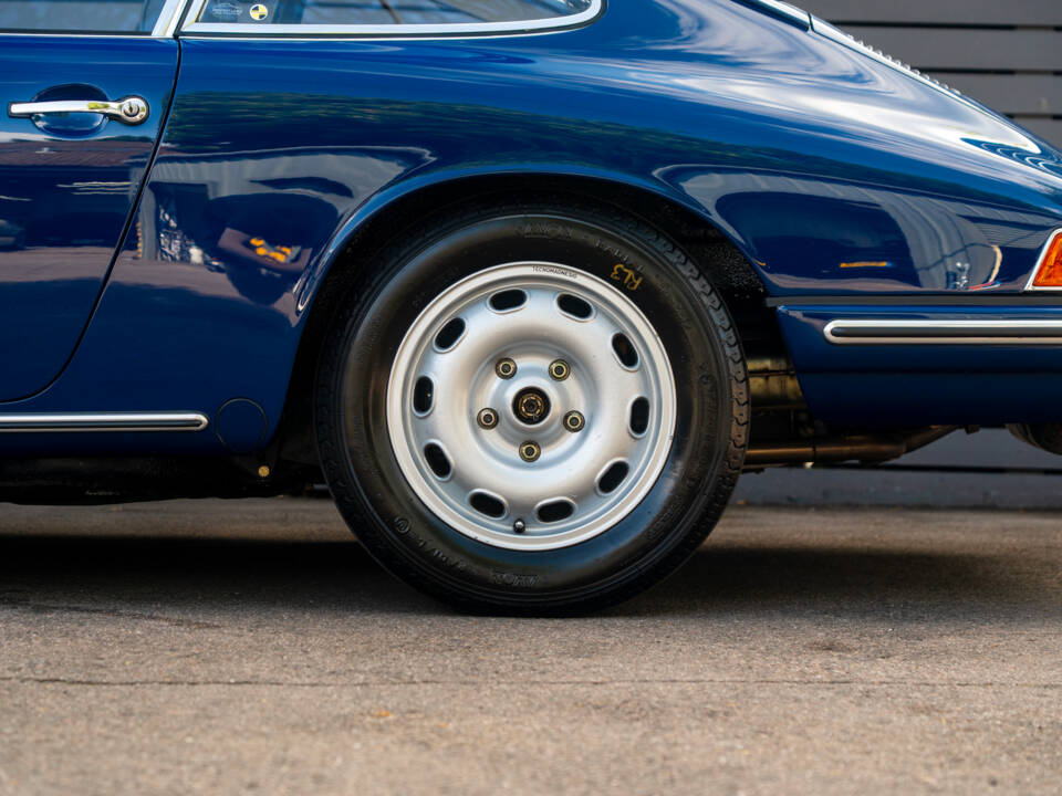 Image 5/42 of Porsche 912 (1967)