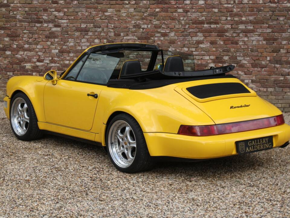 Image 2/50 of Porsche 911 Carrera 2 "America Roadster" (1993)