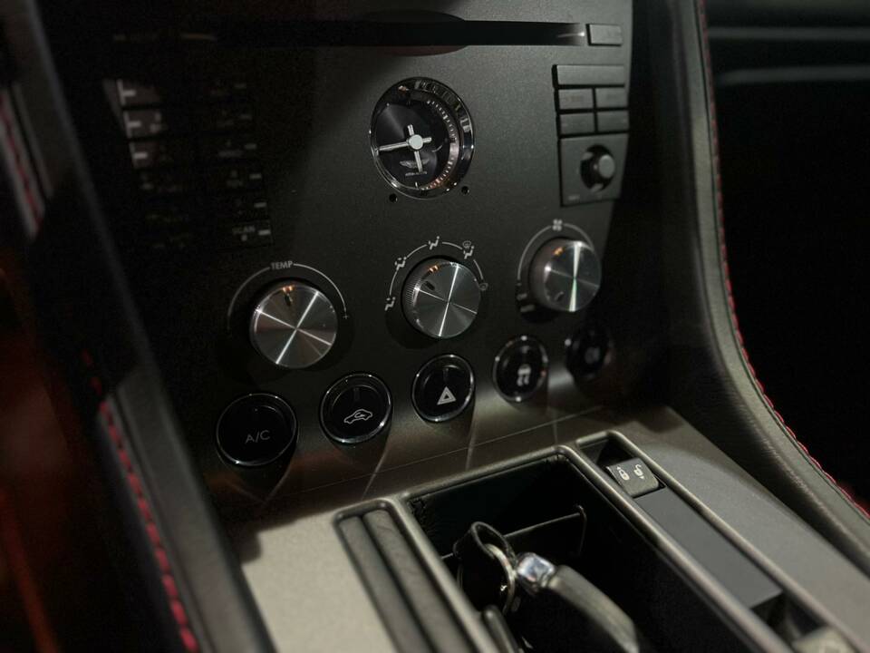 Imagen 50/60 de Aston Martin V8 Vantage Roadster (2008)