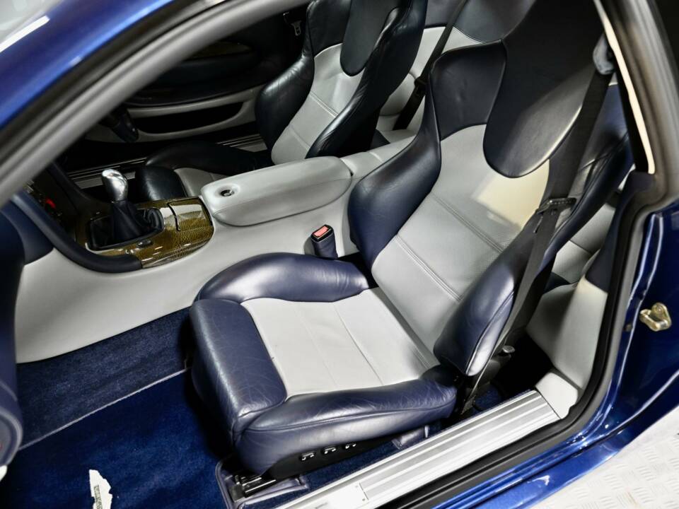 Image 44/50 of Aston Martin DB 7 GT (2004)