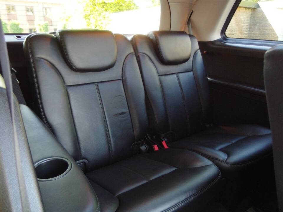 Image 82/100 of Mercedes-Benz GL 550 4MATIC (2008)