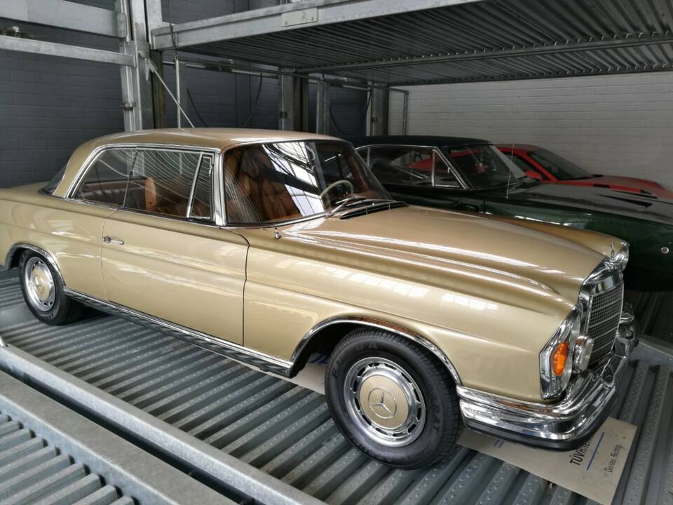 Image 4/12 of Mercedes-Benz 280 SE 3,5 (1971)