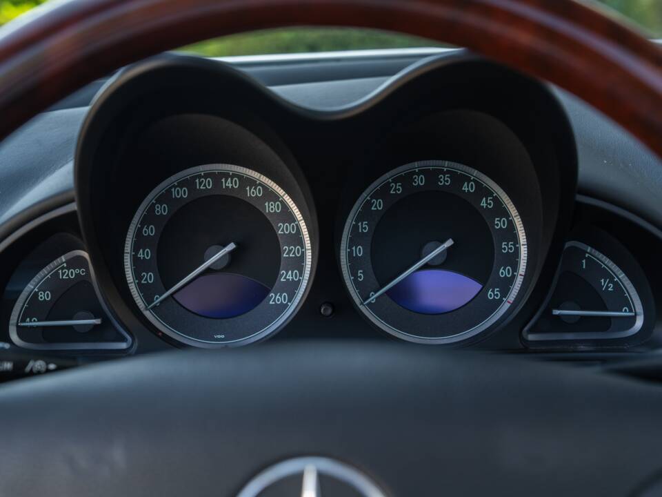 Image 76/86 de Mercedes-Benz SL 500 (2002)