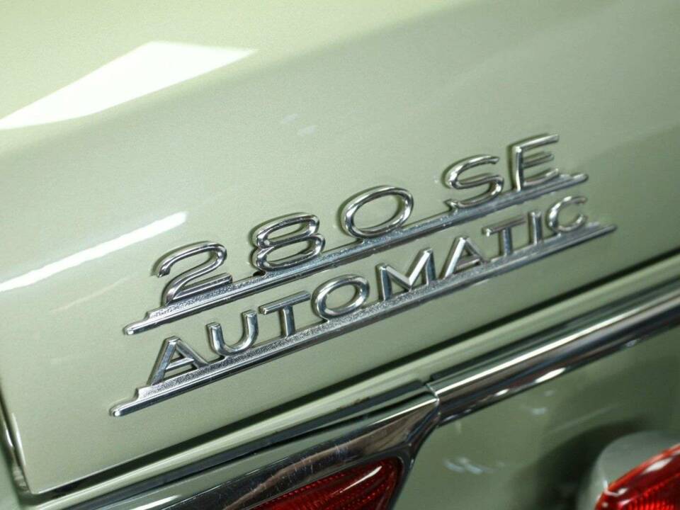 Image 27/30 of Mercedes-Benz 280 SE (1970)
