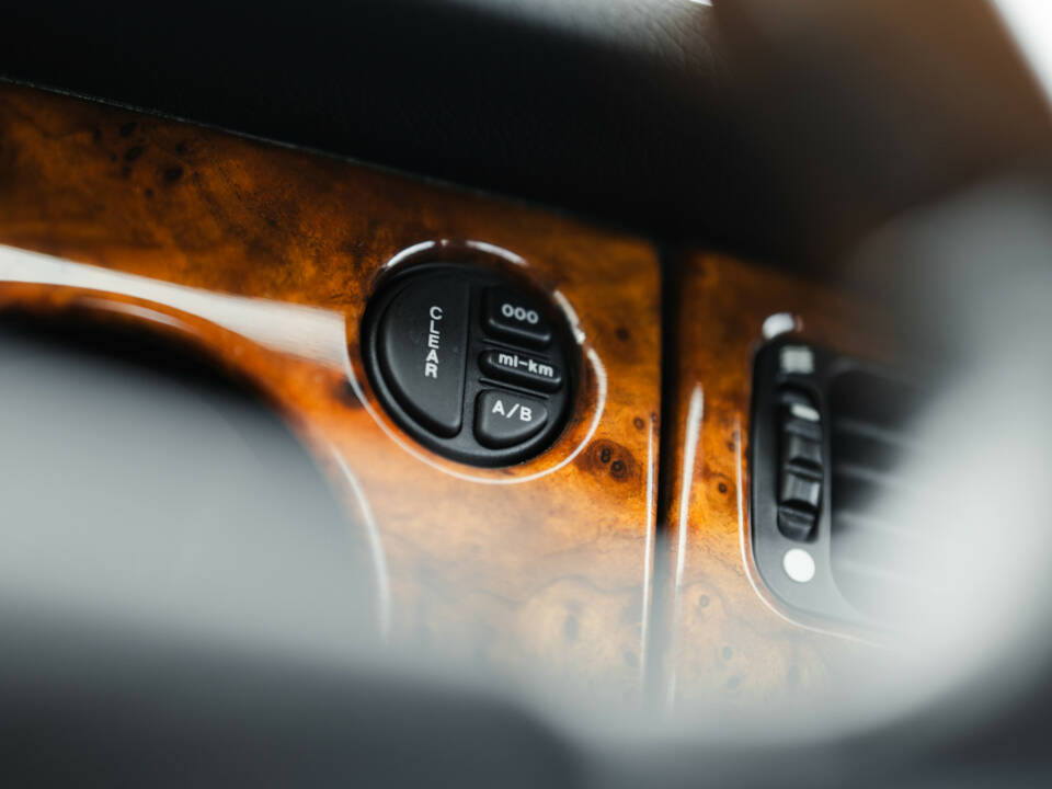 Imagen 32/36 de Jaguar XK8 4.0 (1999)