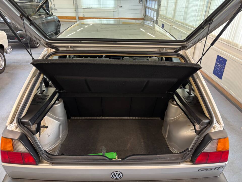 Imagen 10/23 de Volkswagen Golf Mk II 1.3 (1987)