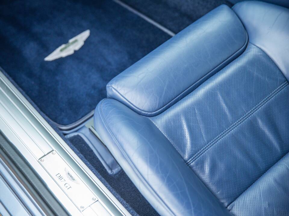 Image 62/74 of Aston Martin DB 7 GT (2004)