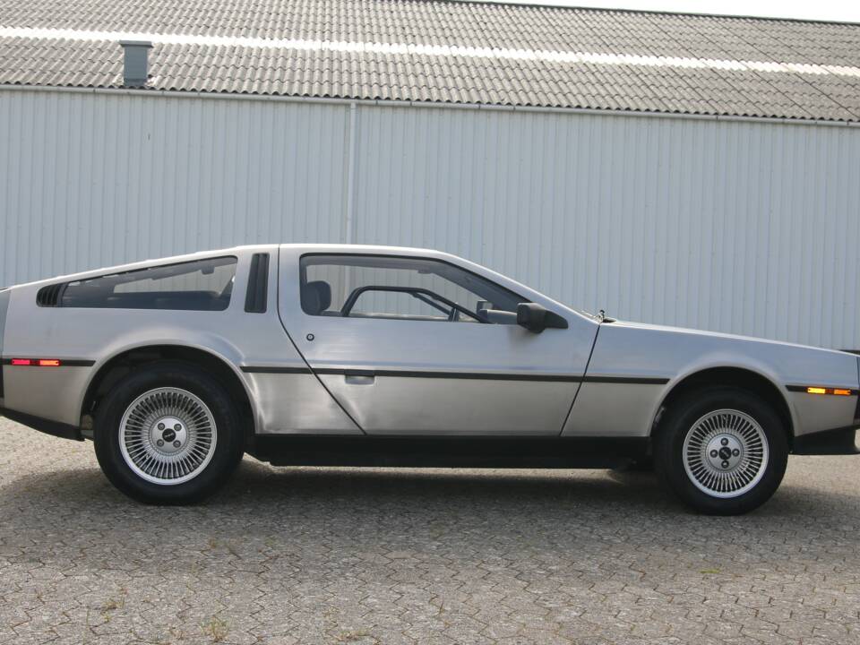 Image 7/92 of DeLorean DMC-12 (1982)