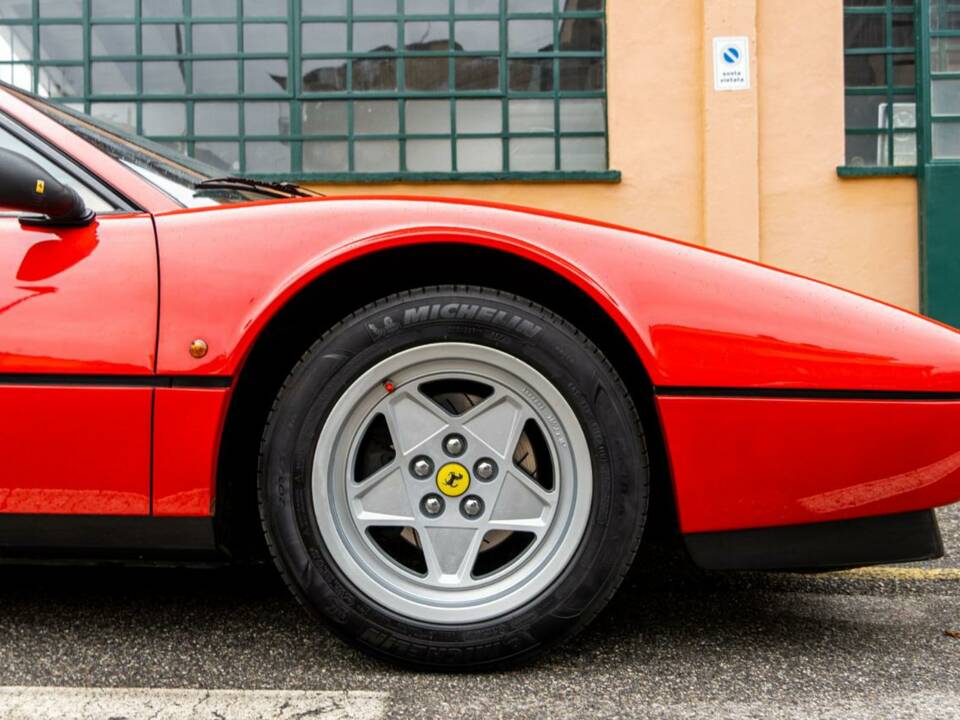 Image 6/26 of Ferrari 208 GTB Turbo (1988)