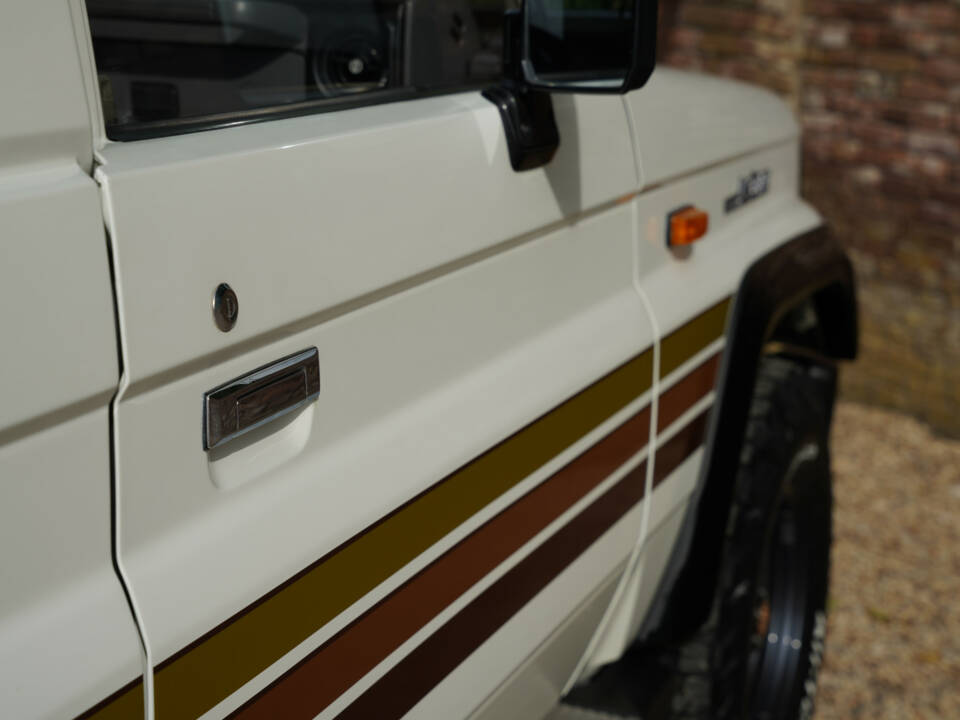 Immagine 47/50 di Toyota Land Cruiser 2.4 LX Turbo (1992)