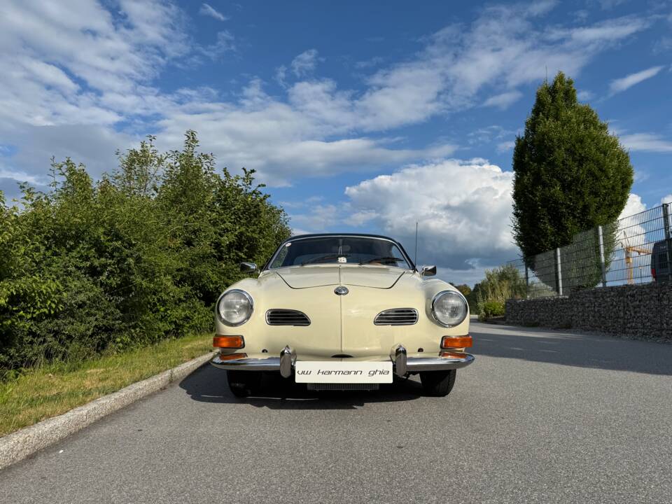 Image 2/30 of Volkswagen Karmann Ghia 1600 (1973)