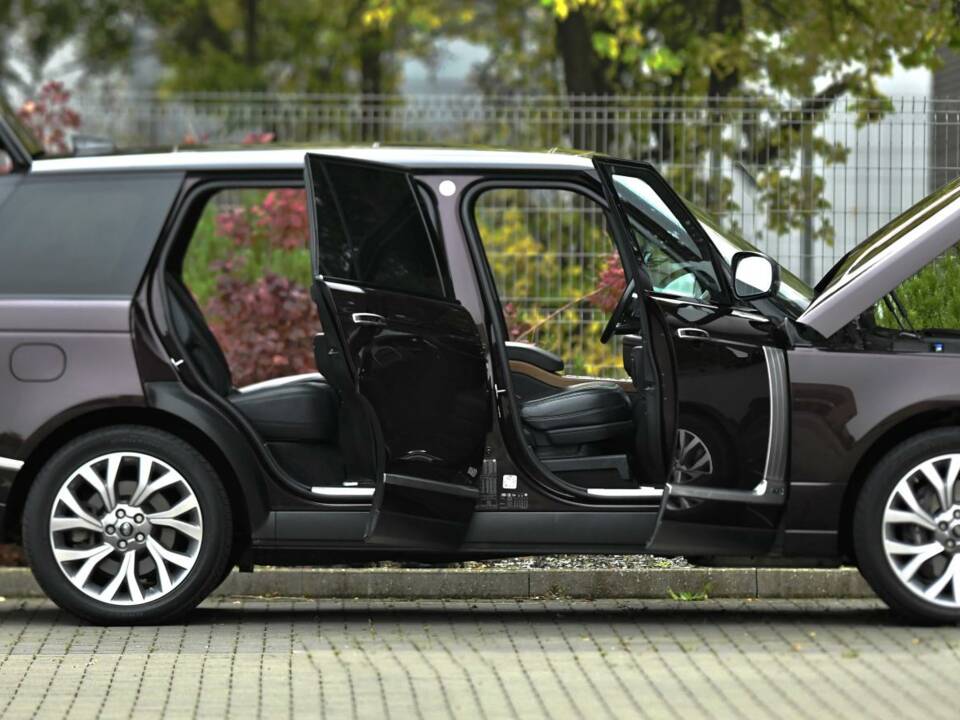 Image 23/50 of Land Rover Range Rover V8 SV Autobiography (2018)