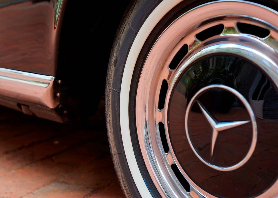 Image 91/188 of Mercedes-Benz 280 SE 3,5 (1971)
