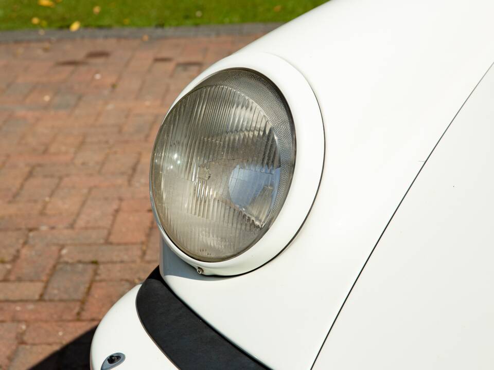 Image 21/35 of Porsche 911 SC 3.0 (1983)