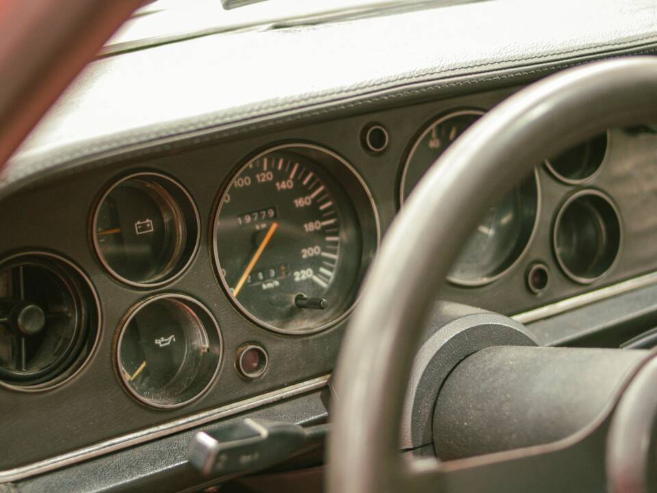 Image 20/34 of Ford Capri 2,8i (1981)