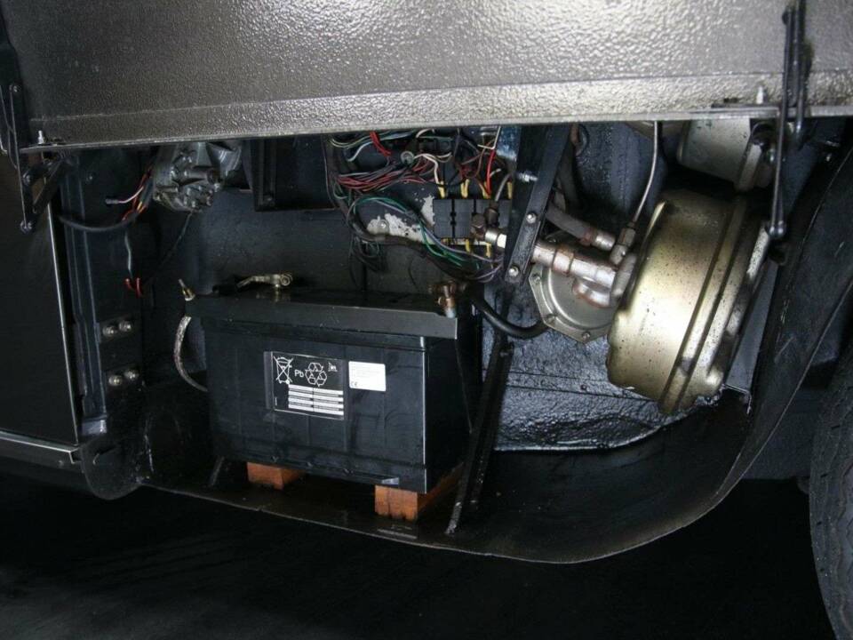 Image 46/50 de Bristol 411 Mk. I (1970)