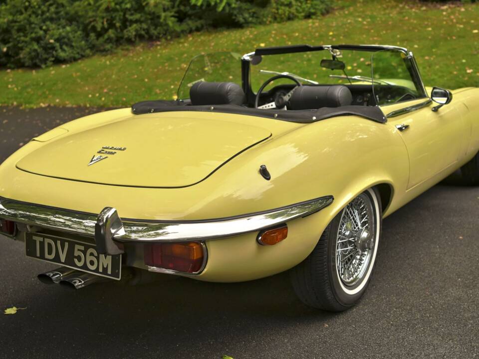 Afbeelding 17/50 van Jaguar E-Type V12 (1974)