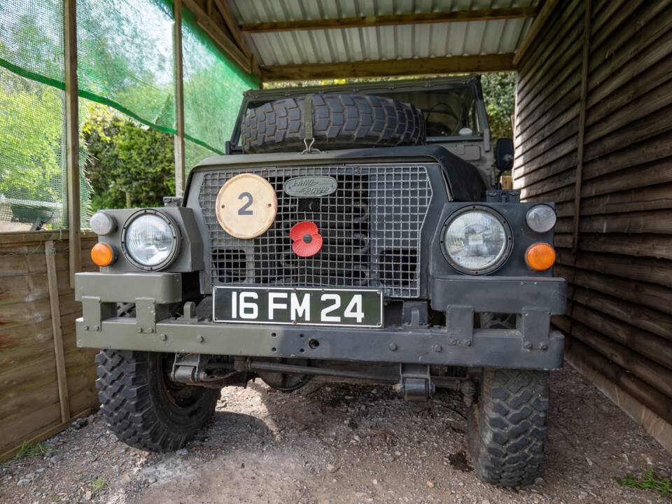 Image 21/50 de Land Rover 88 (1974)