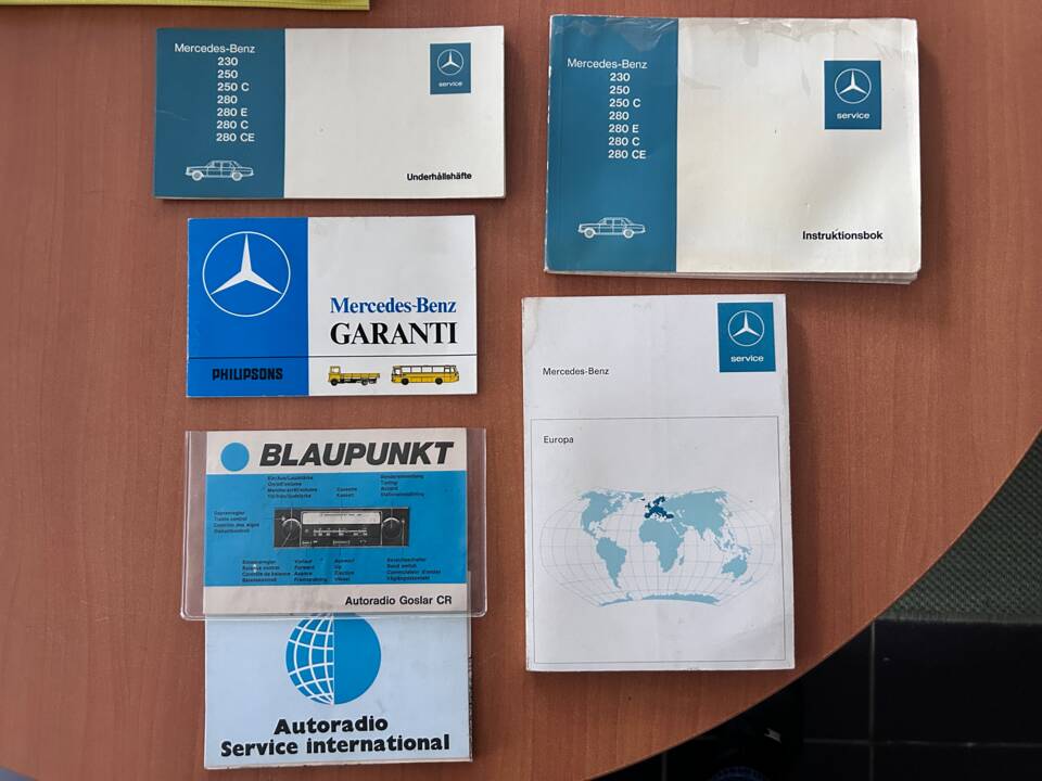 Image 53/61 of Mercedes-Benz 280 CE (1974)