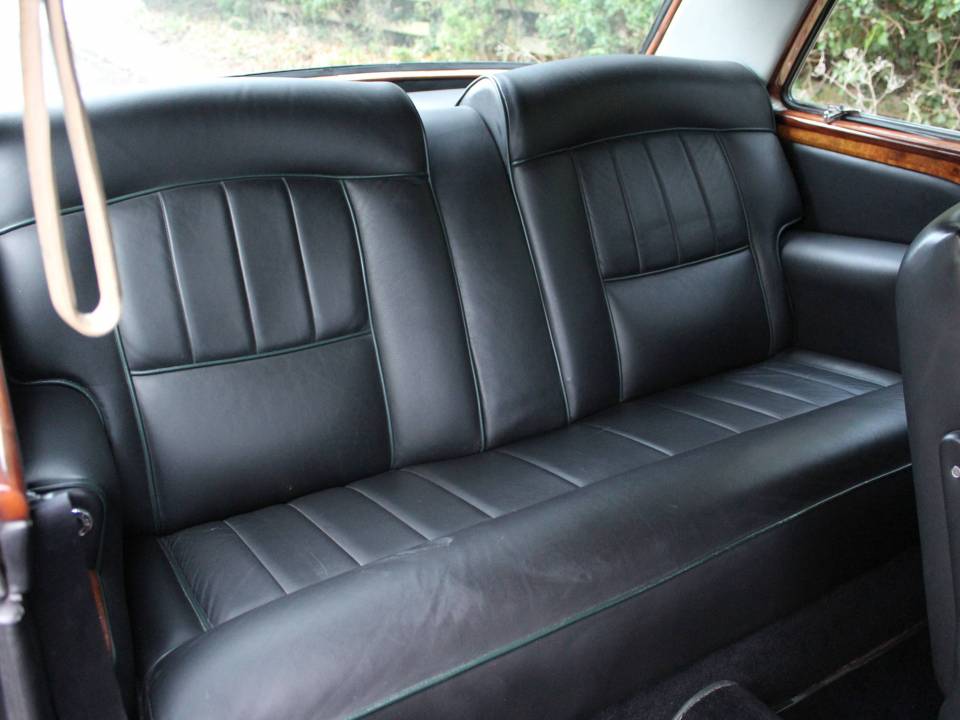 Imagen 14/19 de Rolls-Royce Corniche (1974)