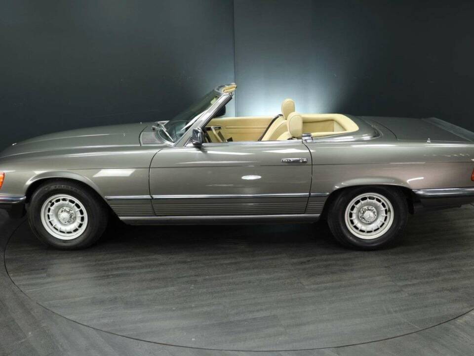 Afbeelding 3/30 van Mercedes-Benz 380 SL (1983)