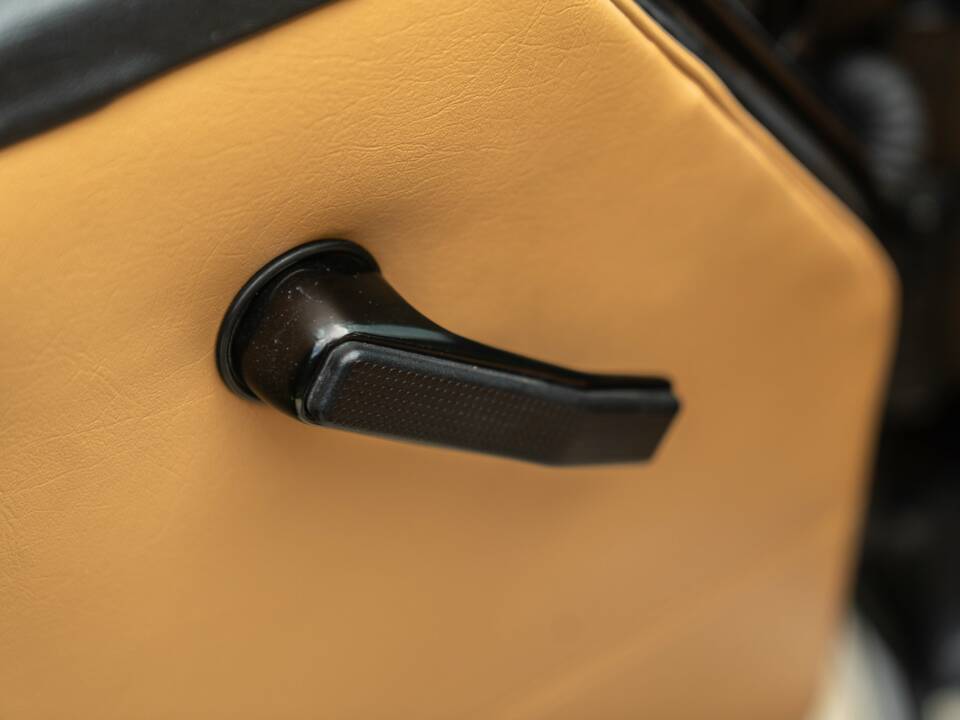 Image 34/50 of Alfa Romeo 2.0 Spider (1991)