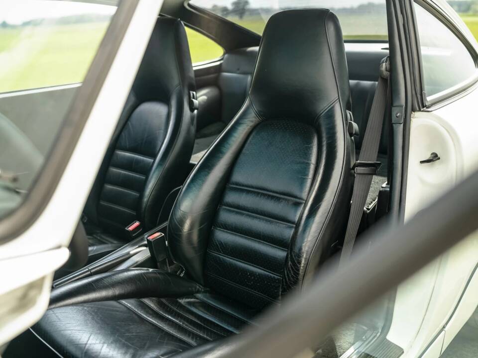 Image 7/8 of Porsche 911 Carrera 4 (1989)