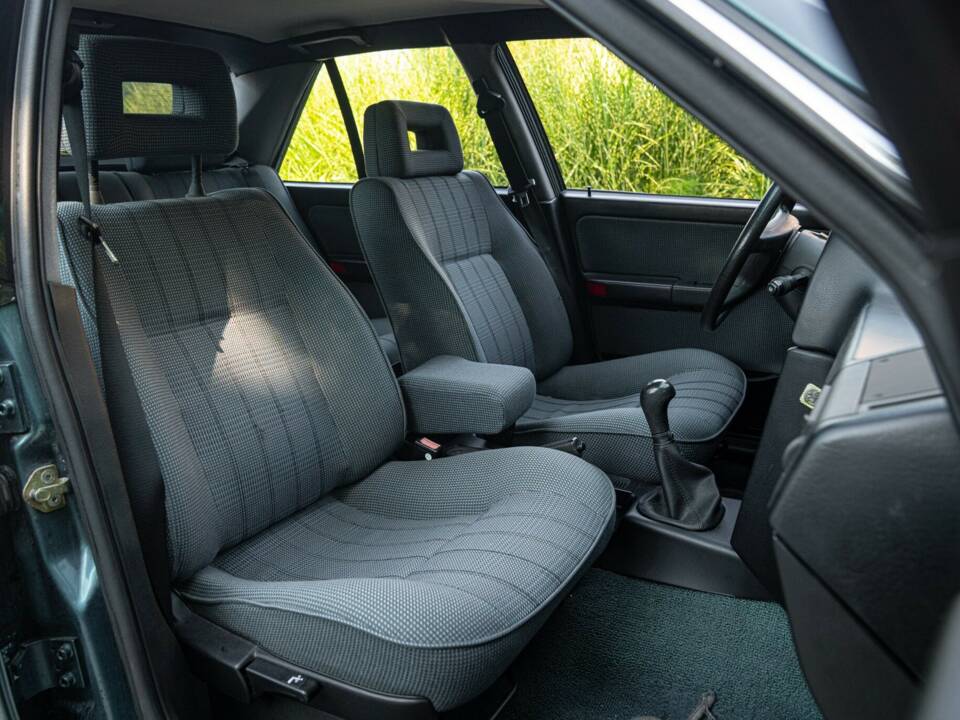 Bild 27/50 von Lancia Dedra 1.8 i.e. (1990)