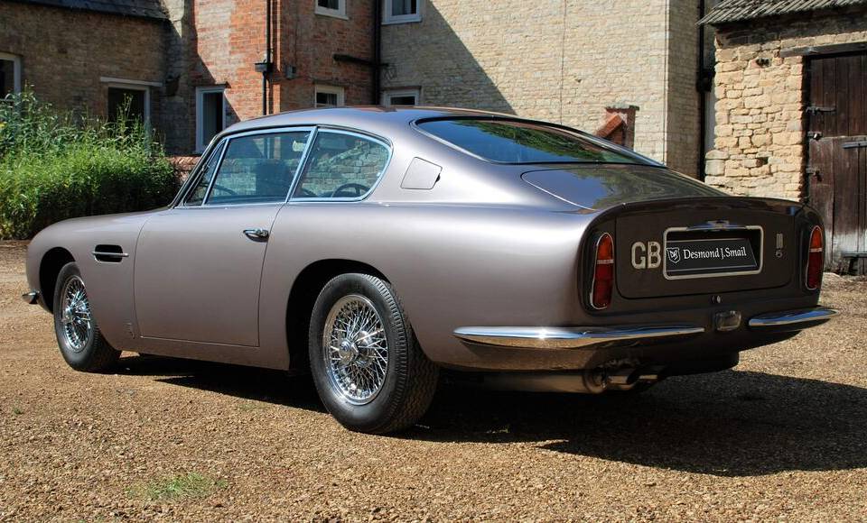 Image 3/22 of Aston Martin DB 6 (1968)