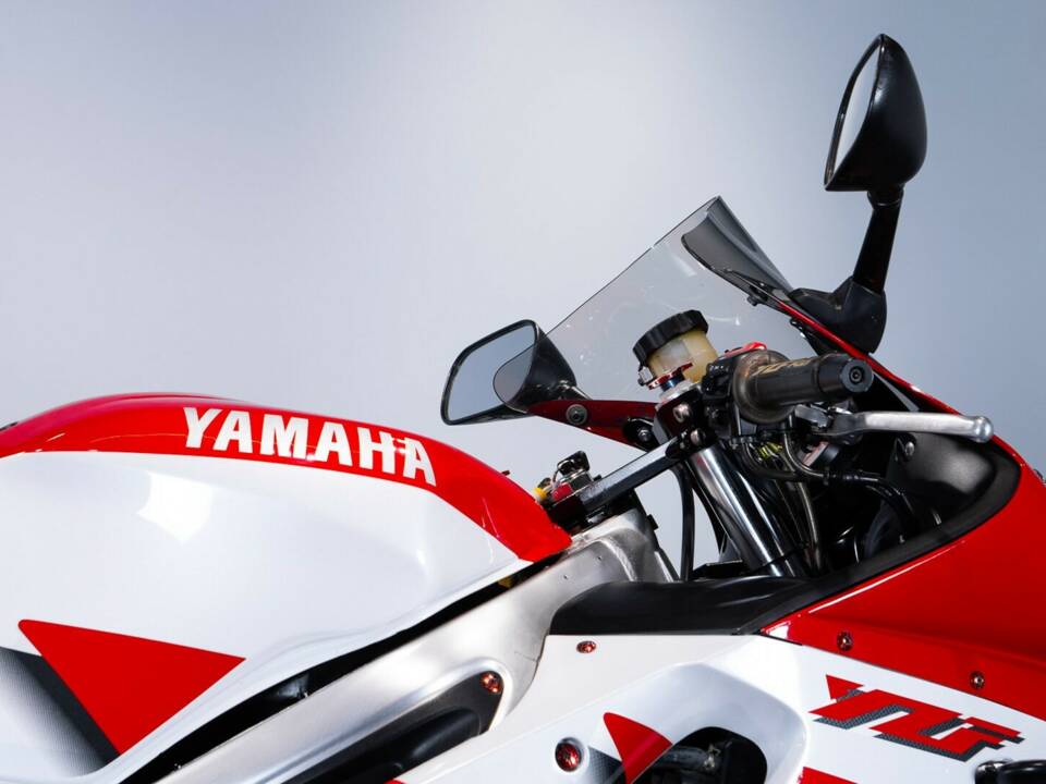 Bild 30/49 von Yamaha DUMMY (1999)