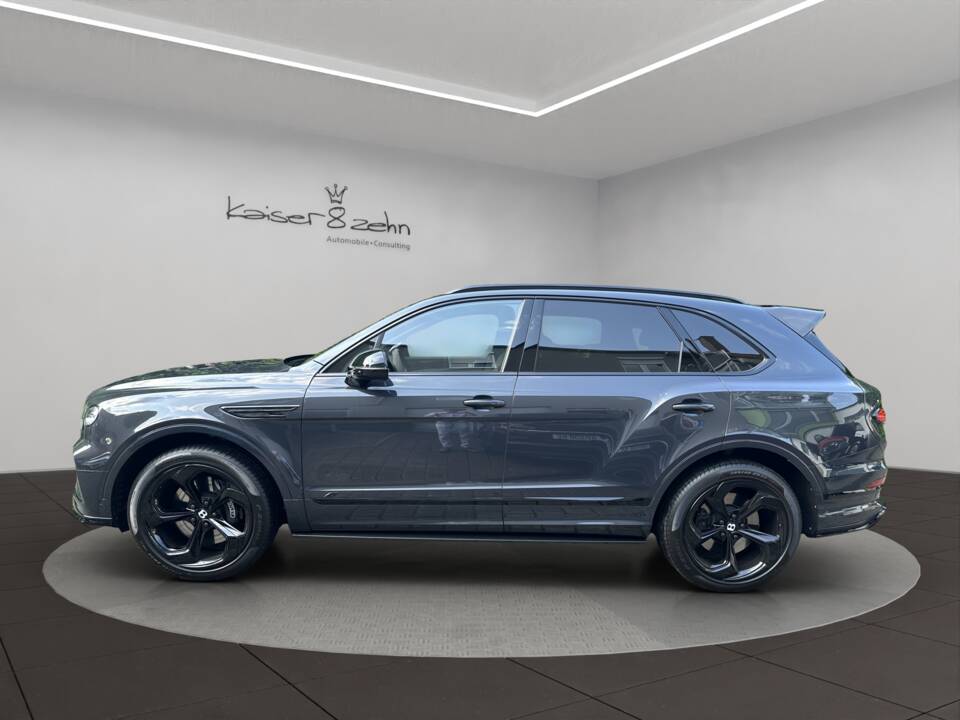 Immagine 2/19 di Bentley Bentayga V8 (2022)