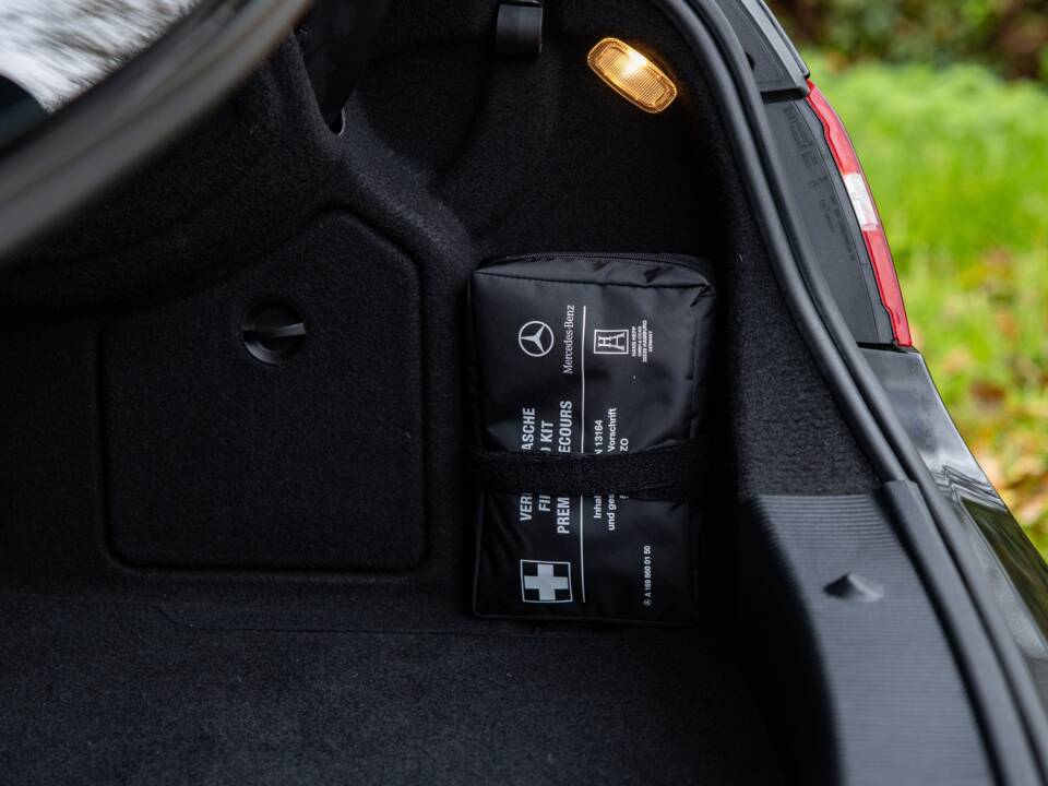 Bild 41/44 von Mercedes-Benz E 500 (2010)