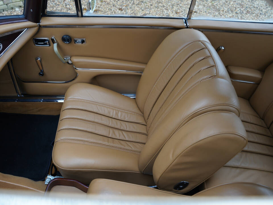 Image 42/50 of Mercedes-Benz 280 SE (1968)