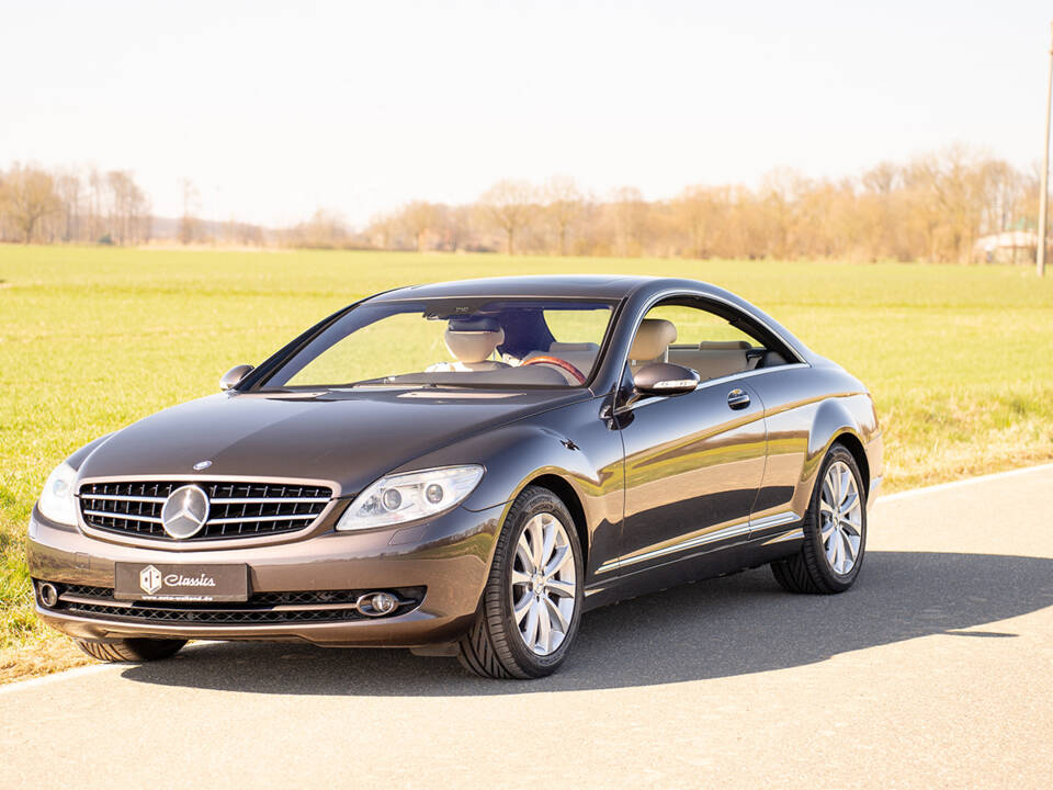 Image 2/67 of Mercedes-Benz CL 500 (2006)