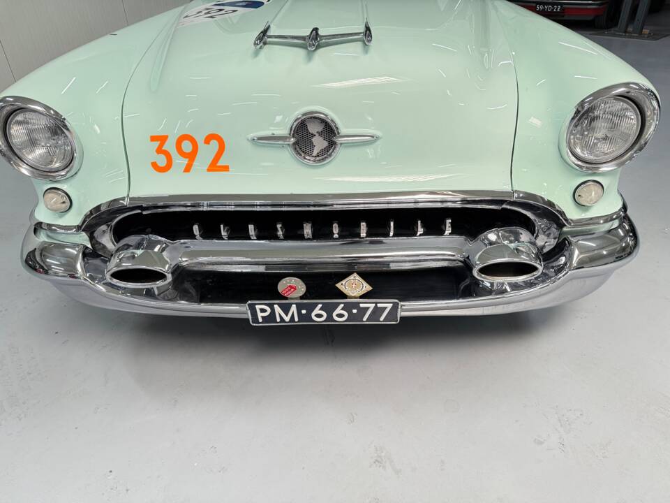 Image 4/15 of Oldsmobile Super 88 (1955)
