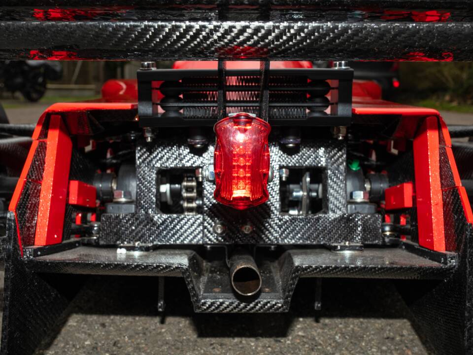 Image 71/85 of Ferrari 641 (1990)