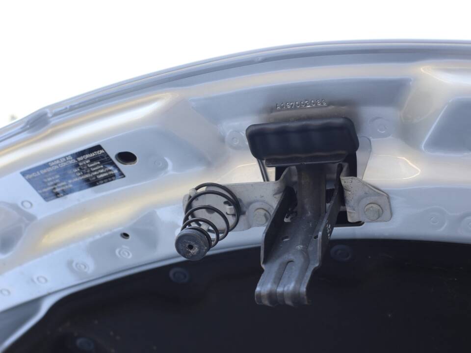 Image 57/75 of Mercedes-Benz SLS AMG Roadster (2012)