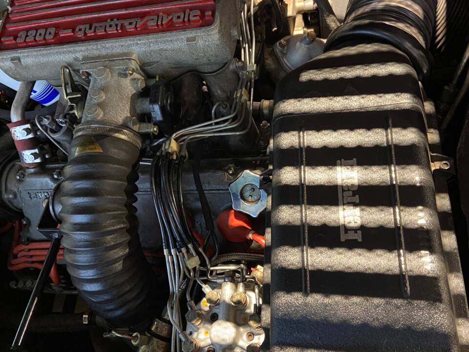 Afbeelding 33/41 van Ferrari 328 GTS (1989)