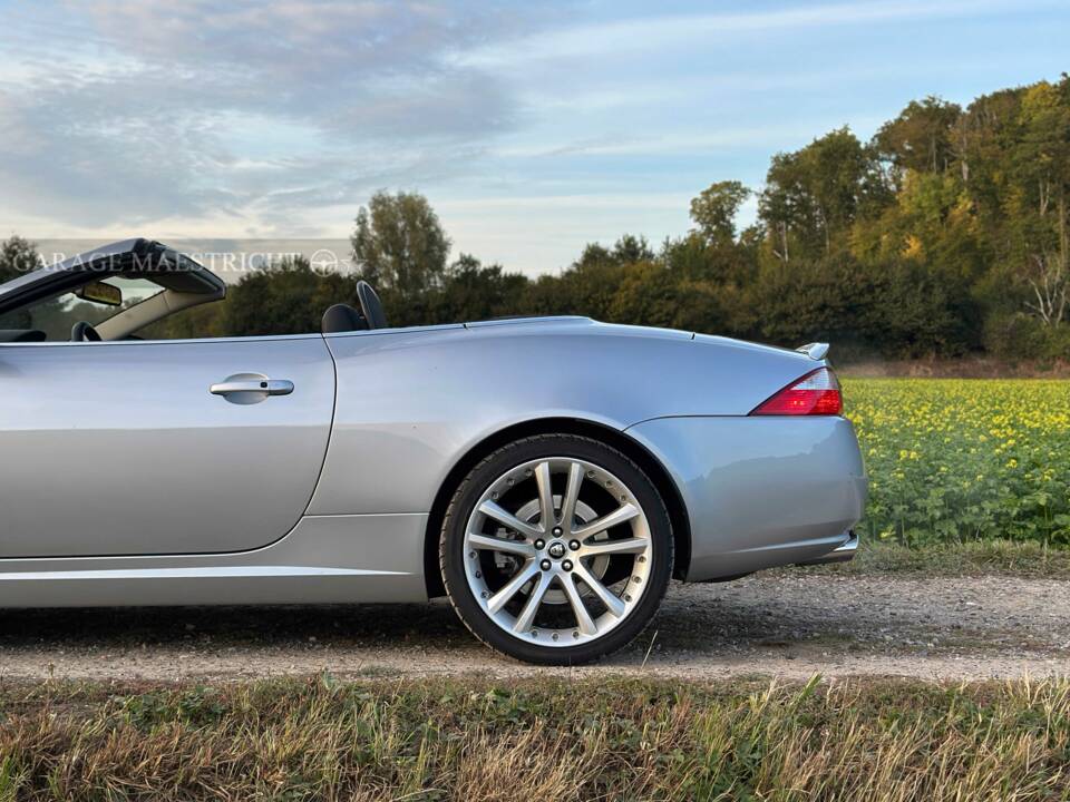 Image 12/84 de Jaguar XK 4.2 (2006)