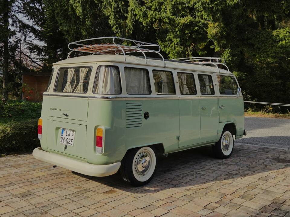 Image 2/30 de Volkswagen T2 Brasil Camper (1982)