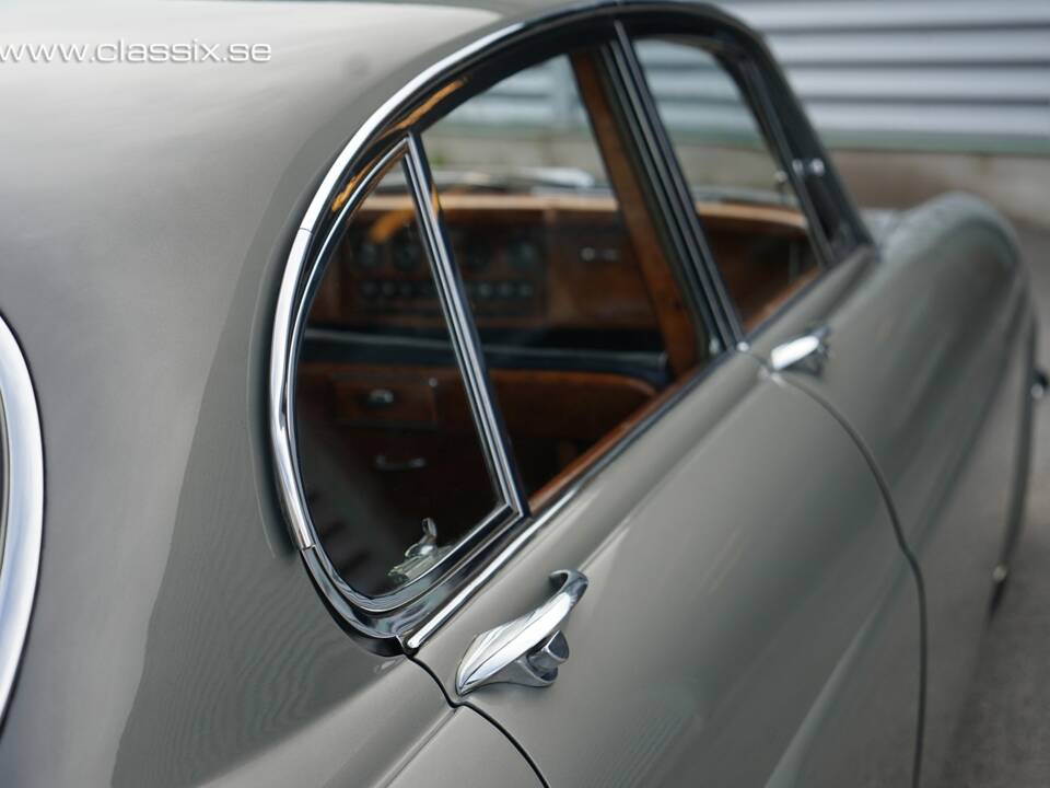 Bild 12/25 von Jaguar Mk X 3.8 (1962)