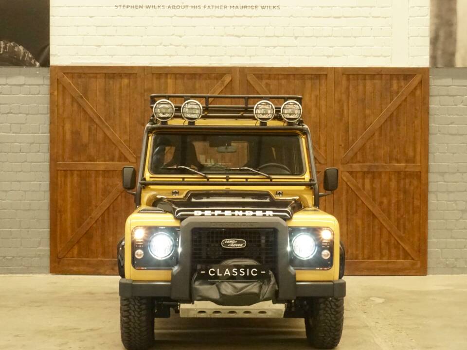 Immagine 3/30 di Land Rover Defender Works V8 Trophy (2015)