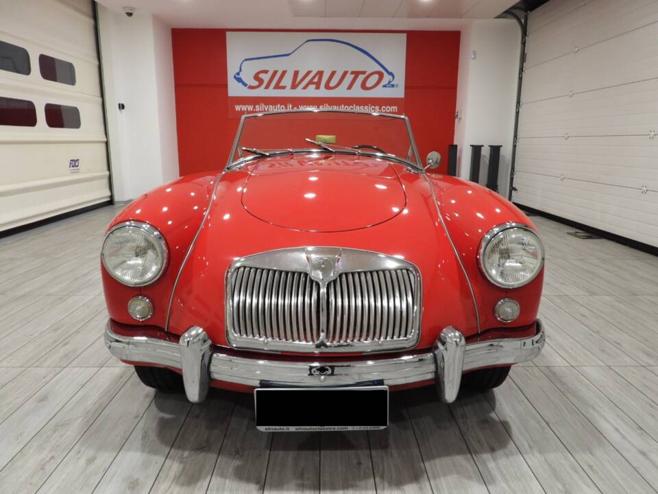 Image 2/15 of MG MGA Twin Cam (1959)