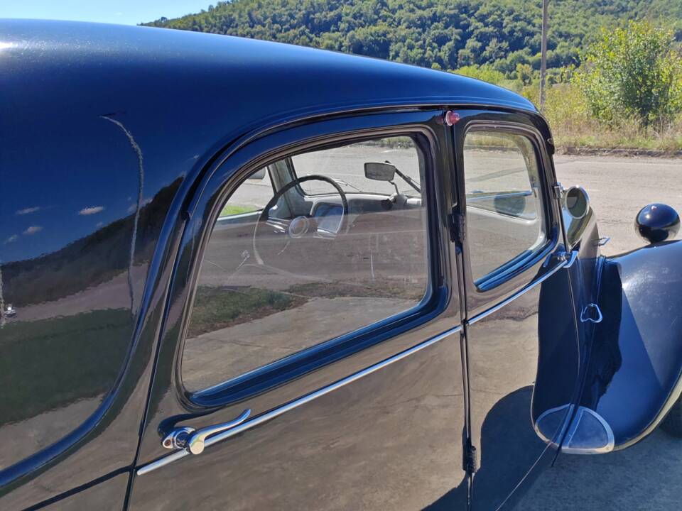 Image 27/47 of Citroën Traction Avant 11 B (1955)