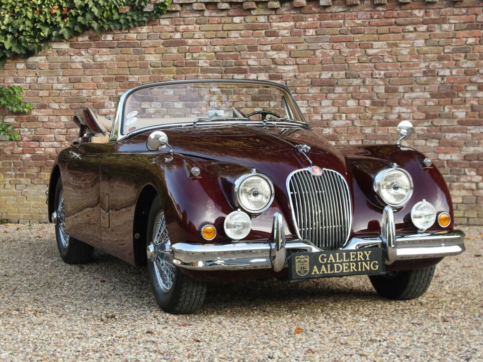 Immagine 50/50 di Jaguar XK 150 SE DHC (1958)