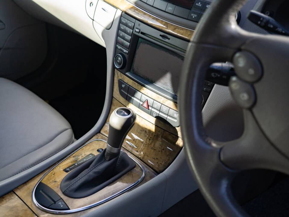 Immagine 18/25 di Mercedes-Benz E 280 CDI T (2009)